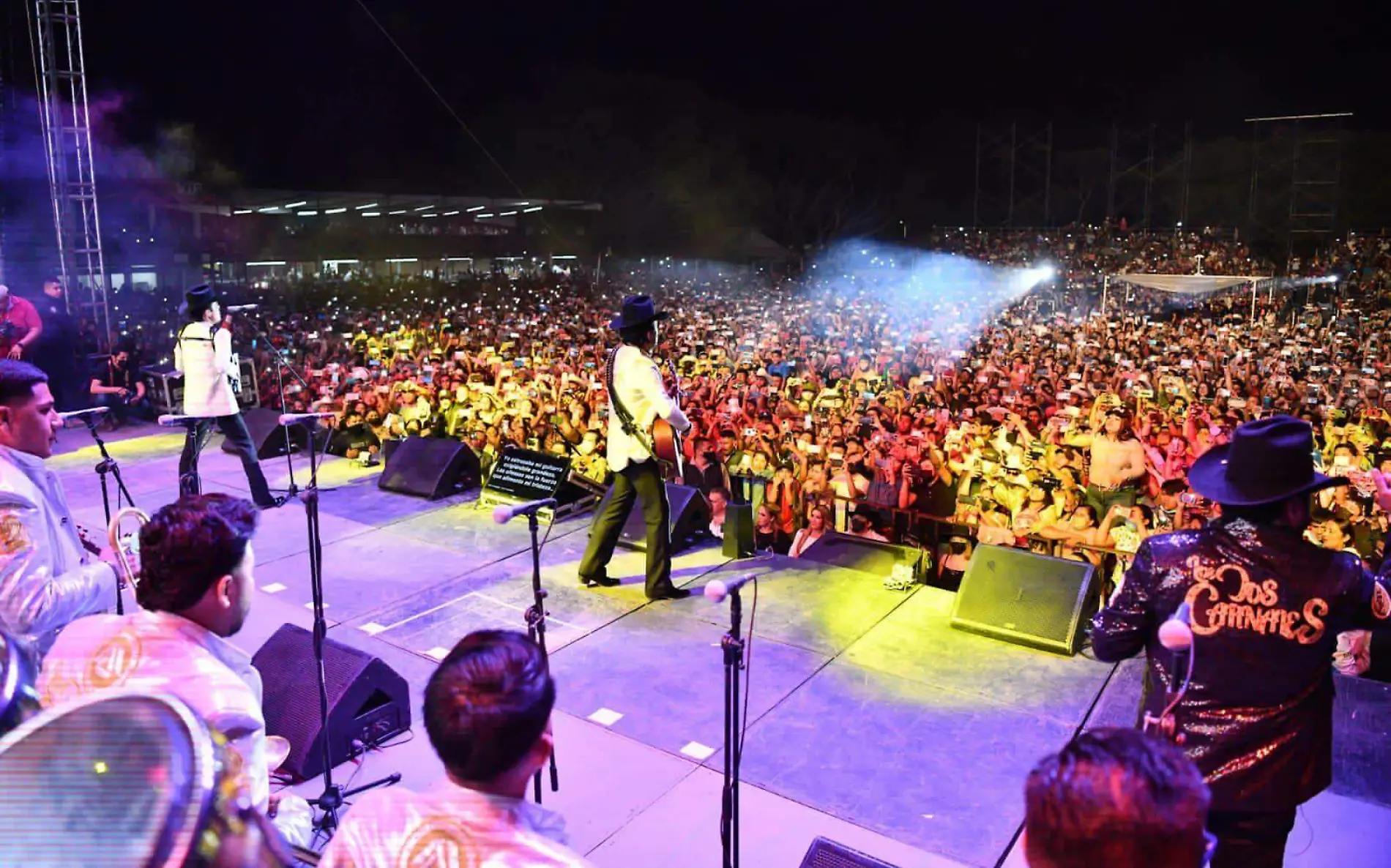 Concierto de Los Dos Carnales en la Fenahuapan